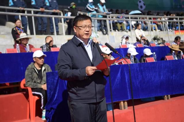 15岁少年引众队争抢，曼联天才为何选择转会？